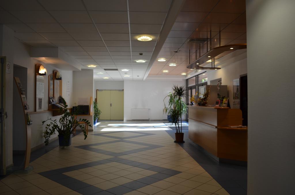 Kyriad Direct Montauban Centre Exterior foto
